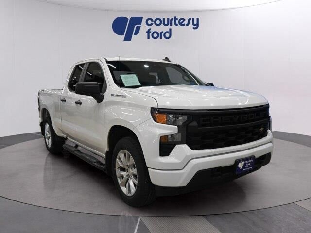 2022 Chevrolet Silverado 1500 Custom — photo 1 of 13