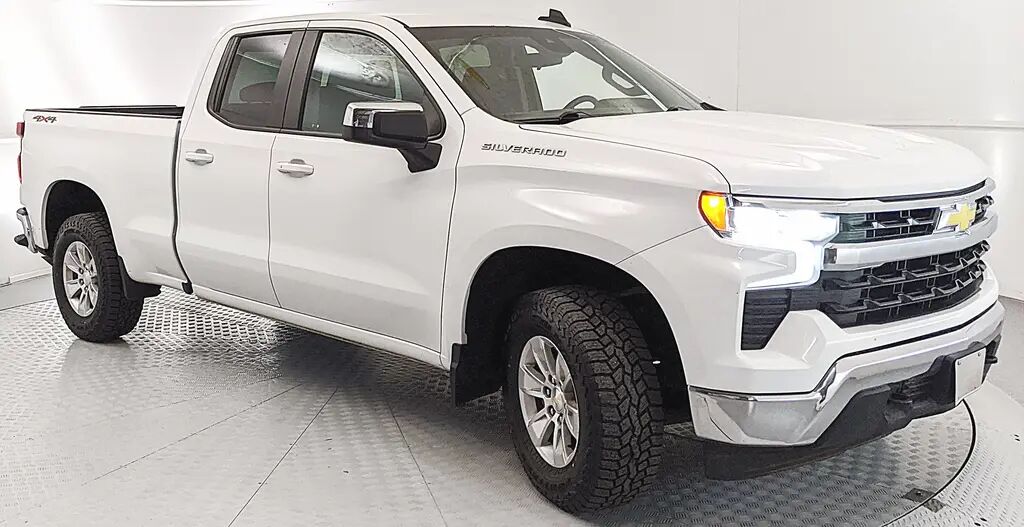 2022 Chevrolet Silverado 1500 LT — photo 1 of 65