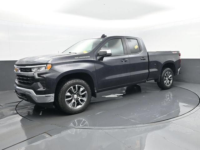 2024 Chevrolet Silverado 1500 LT — photo 1 of 26