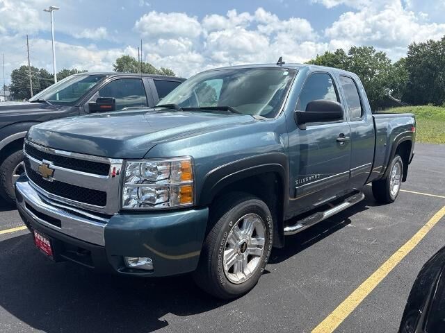 2011 Chevrolet Silverado 1500 LT — photo 1 of 1