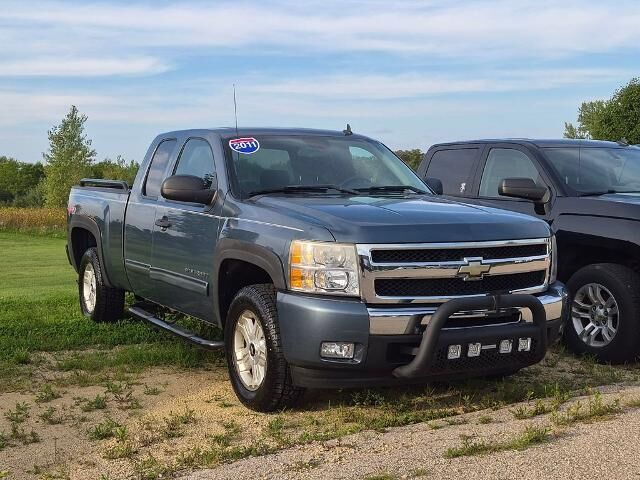 2011 Chevrolet Silverado 1500 LT — photo 1 of 6