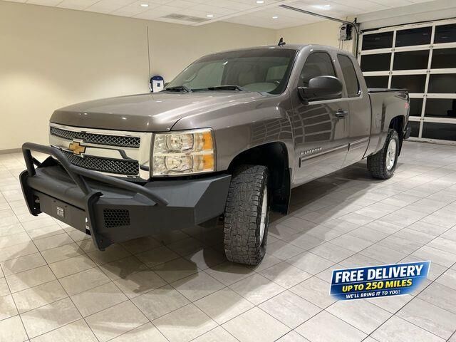 2013 Chevrolet Silverado 1500 LT — photo 1 of 26