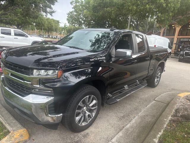 2020 Chevrolet Silverado 1500 LT — photo 1 of 7
