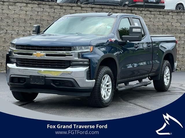 2020 Chevrolet Silverado 1500 LT — photo 1 of 26