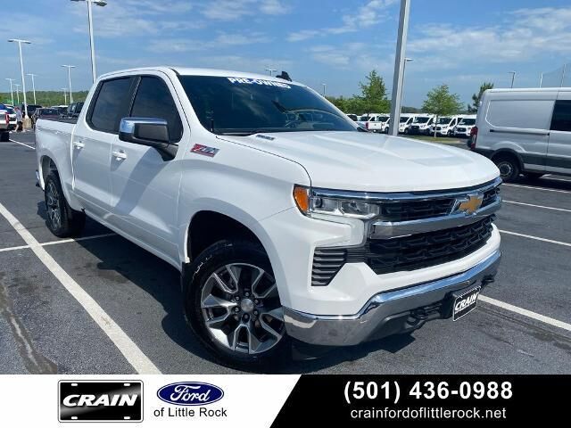 2024 Chevrolet Silverado 1500 LT — photo 1 of 13