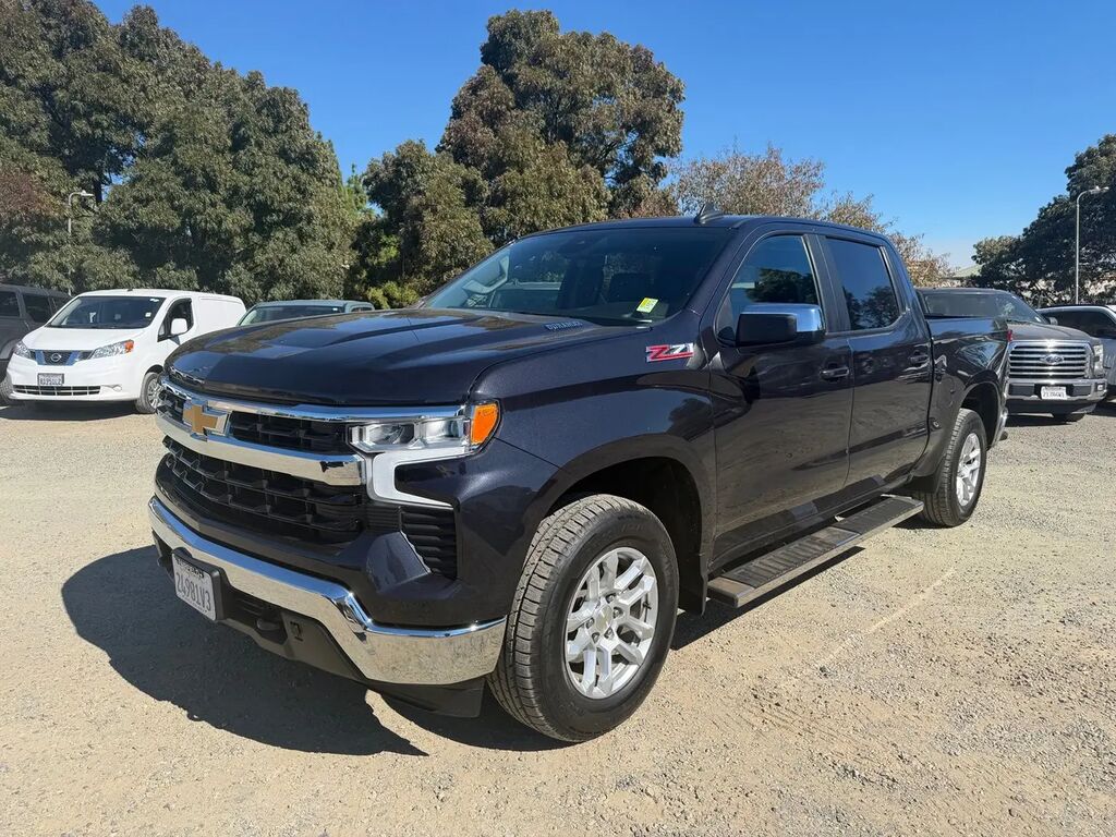 2023 Chevrolet Silverado 1500 LT — photo 1 of 12