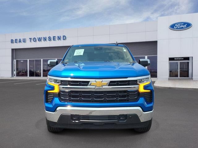 2023 Chevrolet Silverado 1500 LT — photo 1 of 12
