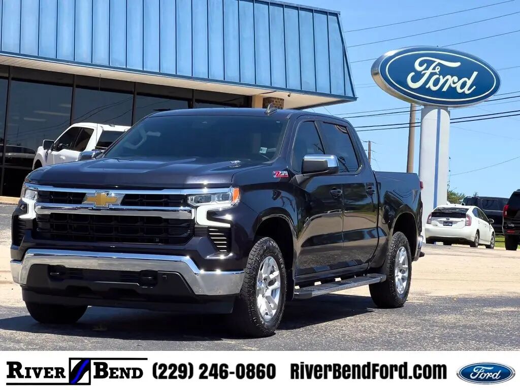 2023 Chevrolet Silverado 1500 LT — photo 1 of 12