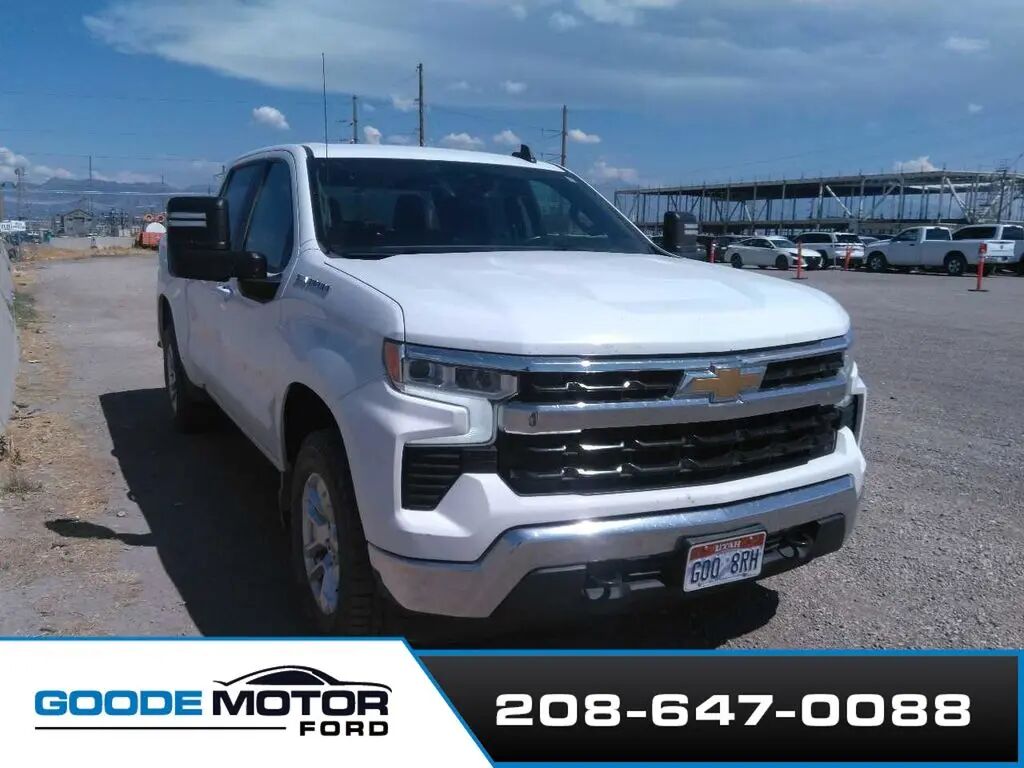 2022 Chevrolet Silverado 1500 LT — photo 1 of 43