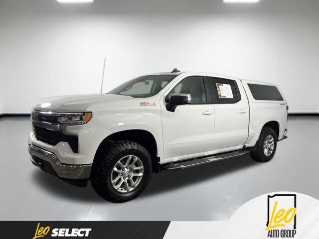 2023 Chevrolet Silverado 1500 LT — photo 1 of 13