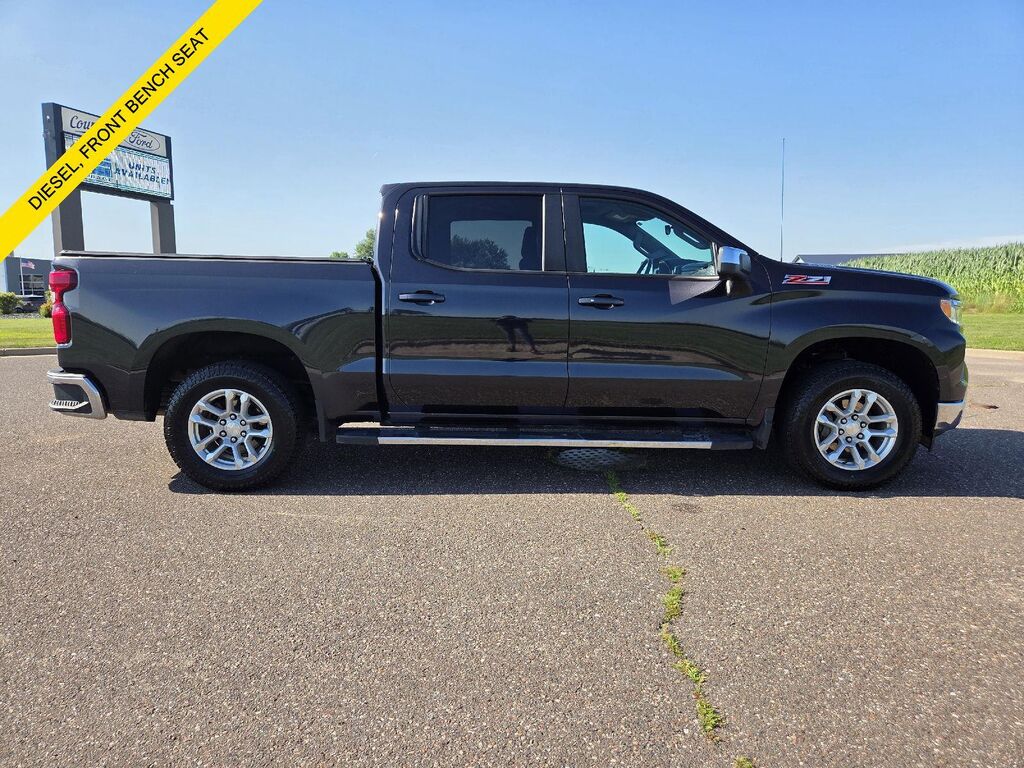 2022 Chevrolet Silverado 1500 LT — photo 1 of 15