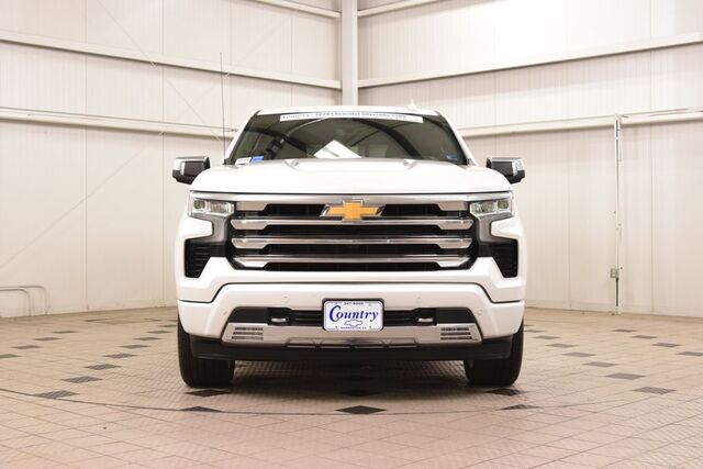 2024 Chevrolet Silverado 1500 High Country — photo 1 of 10