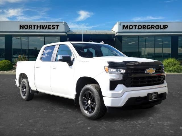 2025 Chevrolet Silverado 1500 LT — photo 1 of 29