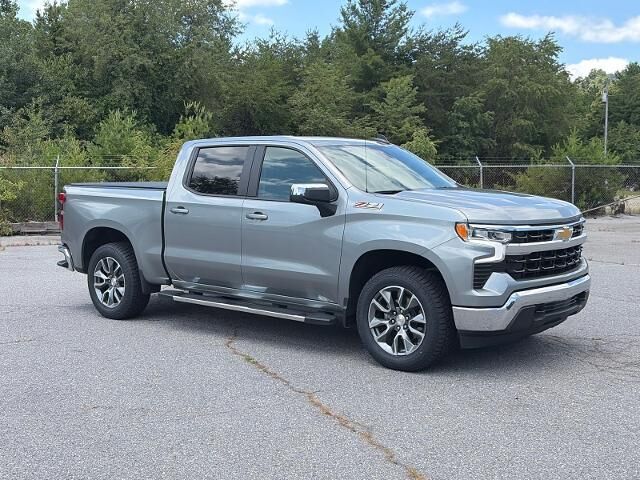 2025 Chevrolet Silverado 1500 LT — photo 1 of 28