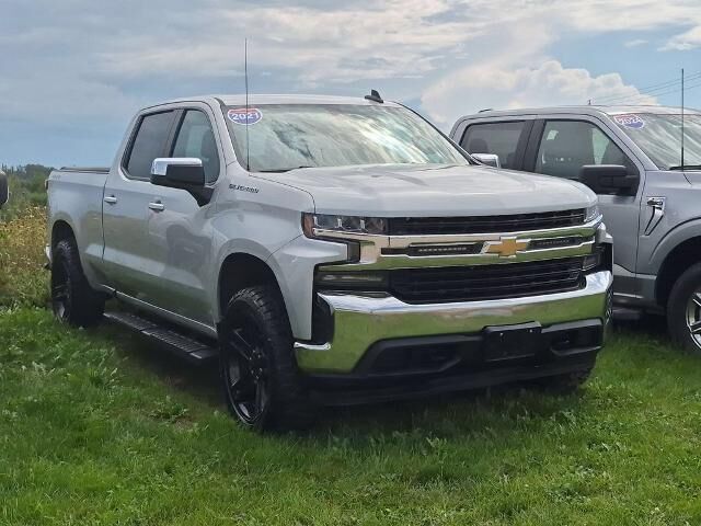 2021 Chevrolet Silverado 1500 LT — photo 1 of 26