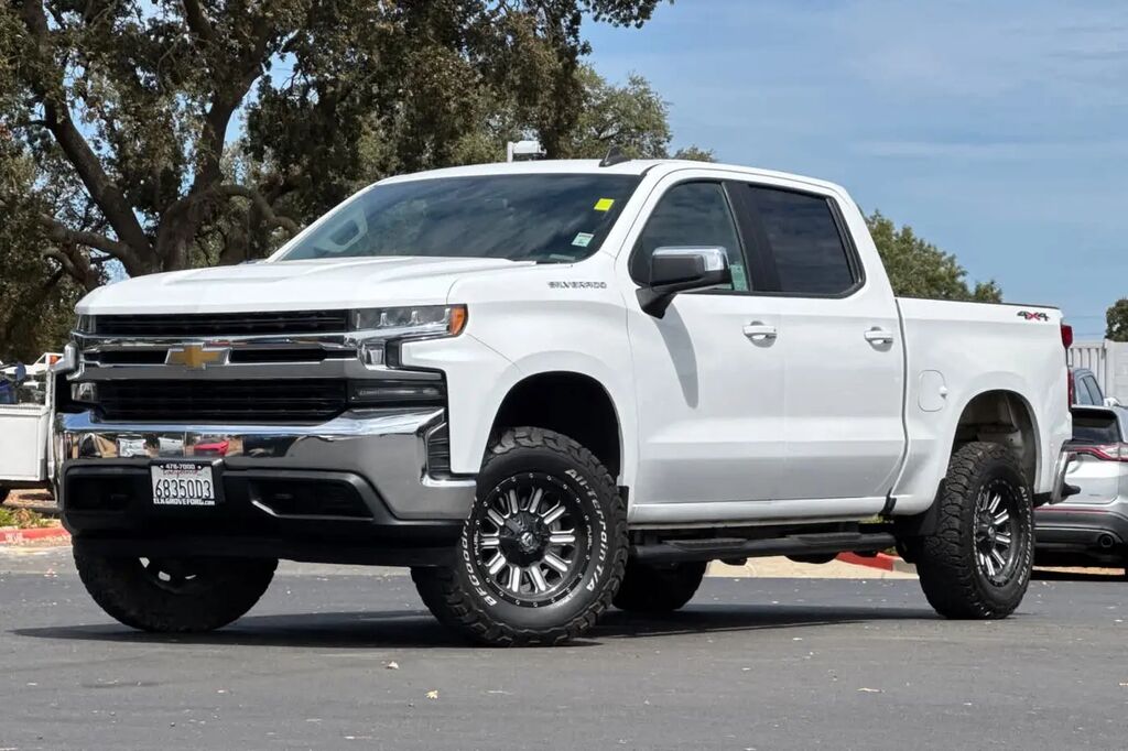 2021 Chevrolet Silverado 1500 LT — photo 1 of 15