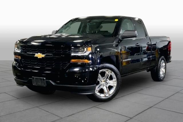 2017 Chevrolet Silverado 1500 Custom — photo 1 of 39