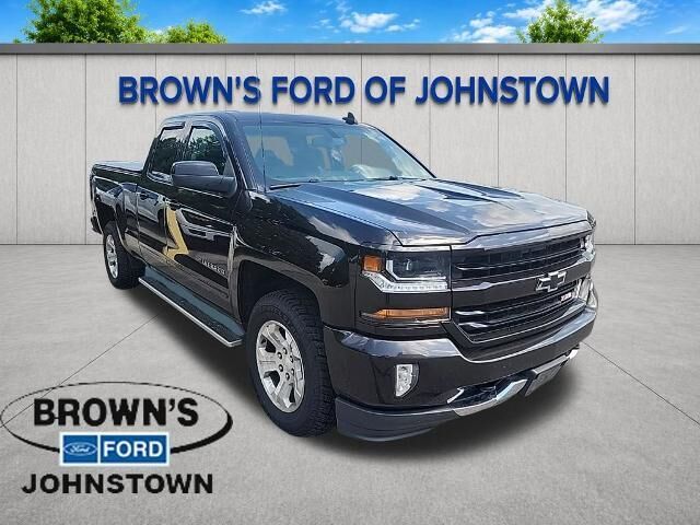 2018 Chevrolet Silverado 1500 LT — photo 1 of 39
