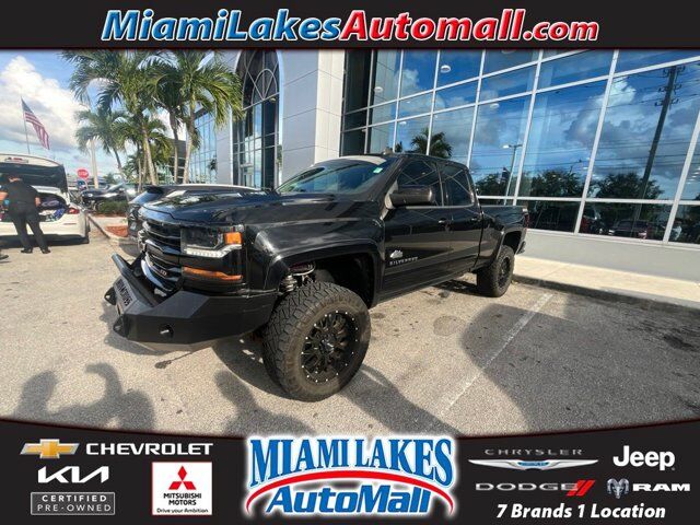 2018 Chevrolet Silverado 1500 LT — photo 1 of 3