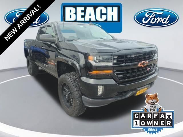 2017 Chevrolet Silverado 1500 LT — photo 1 of 12