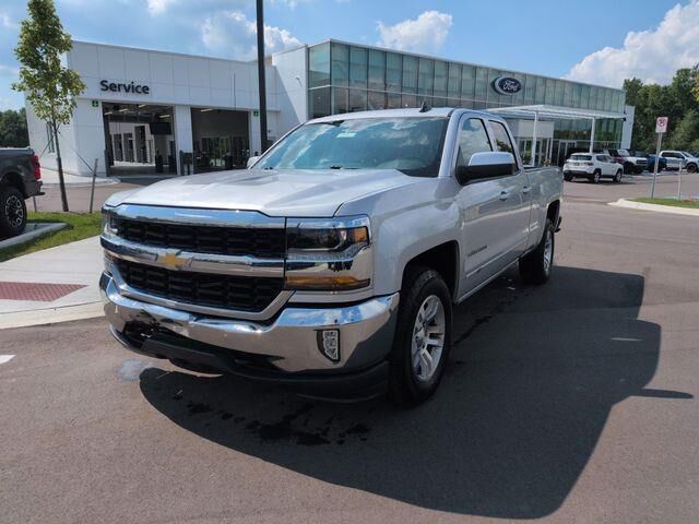 2018 Chevrolet Silverado 1500 LT — photo 1 of 9