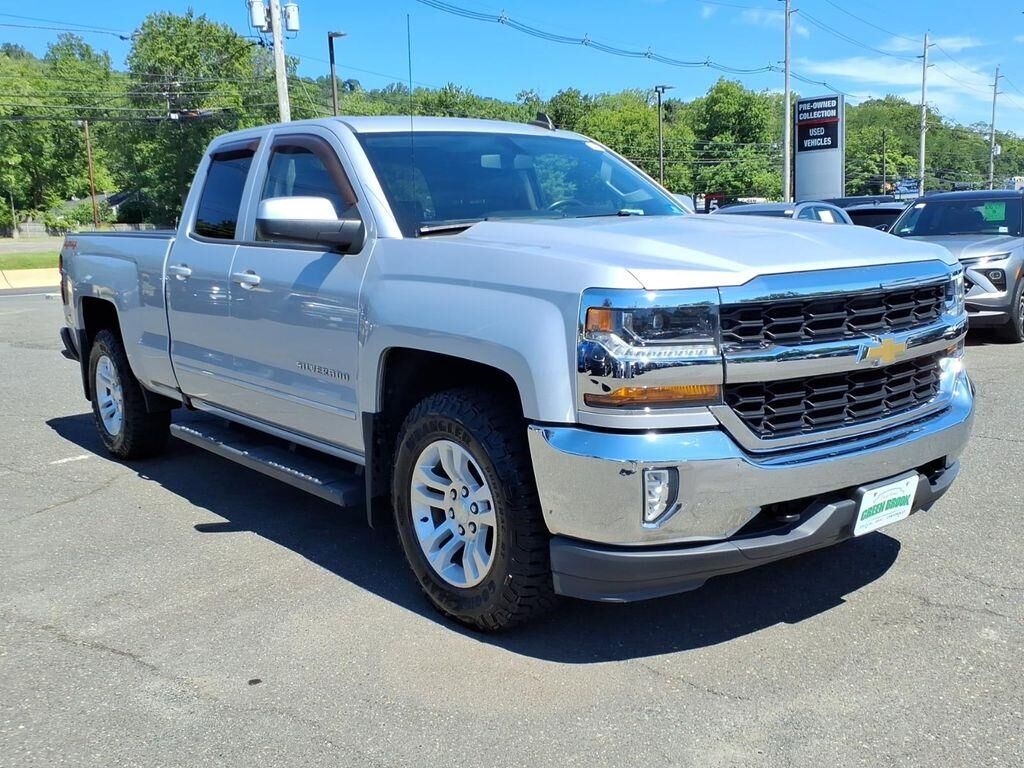 2018 Chevrolet Silverado 1500 LT — photo 1 of 13