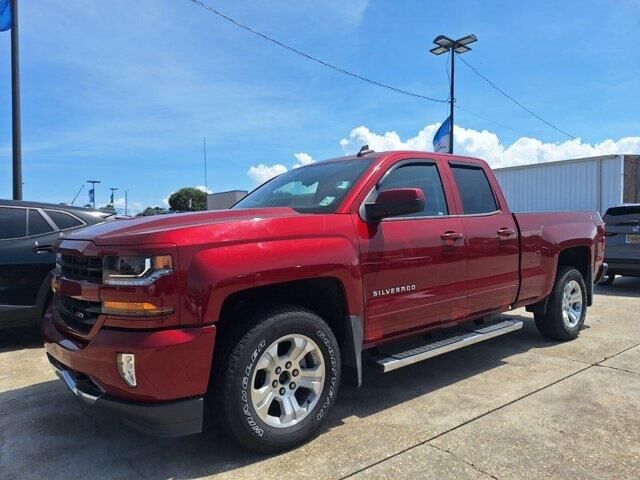 2018 Chevrolet Silverado 1500 LT — photo 1 of 8