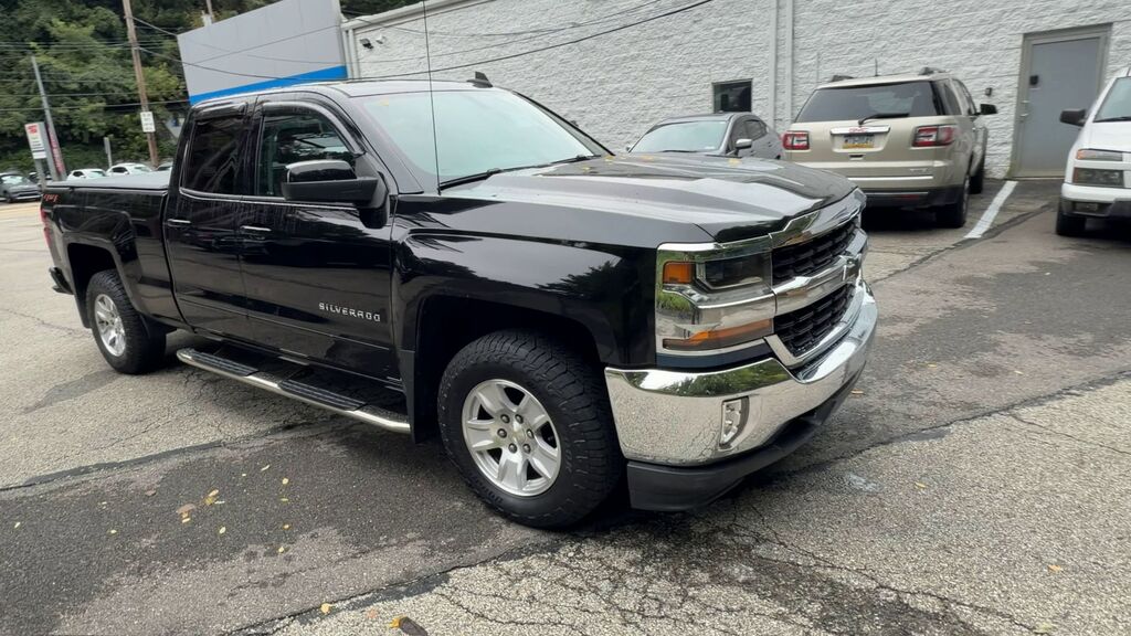 2018 Chevrolet Silverado 1500 LT — photo 1 of 7
