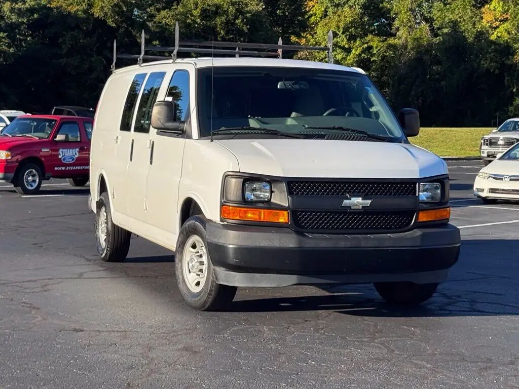 2017 Chevrolet Express 2500 — photo 1 of 13