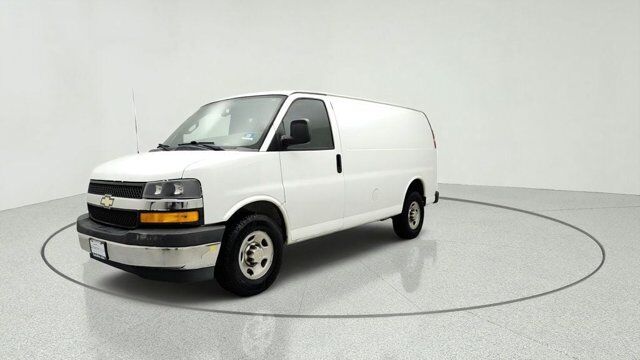 2018 Chevrolet Express Cargo Van RWD 2500 135'' w/ 6.0L V8 Engine