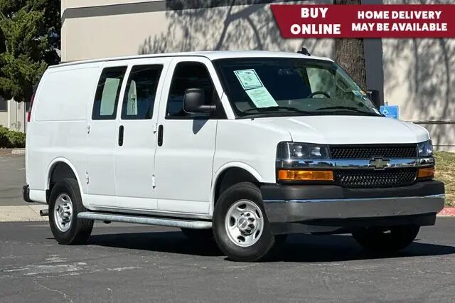2025 Chevrolet Express 2500 — photo 1 of 13