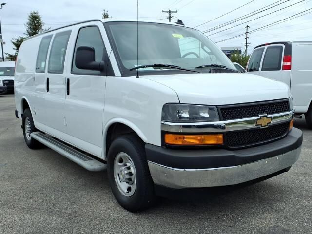 2024 Chevrolet Express 2500 — photo 1 of 26