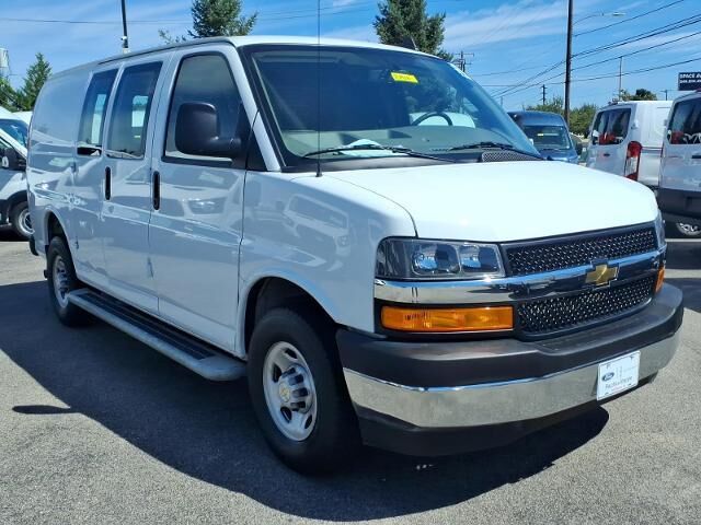 2025 Chevrolet Express 2500