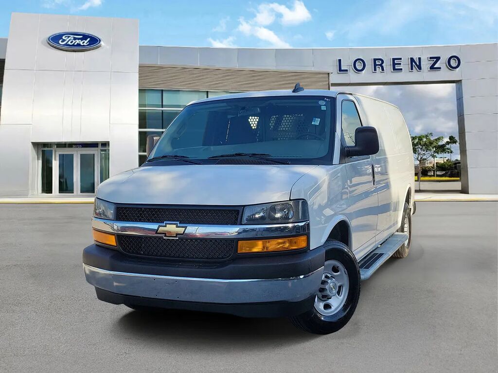 2025 Chevrolet Express 2500 — photo 1 of 13