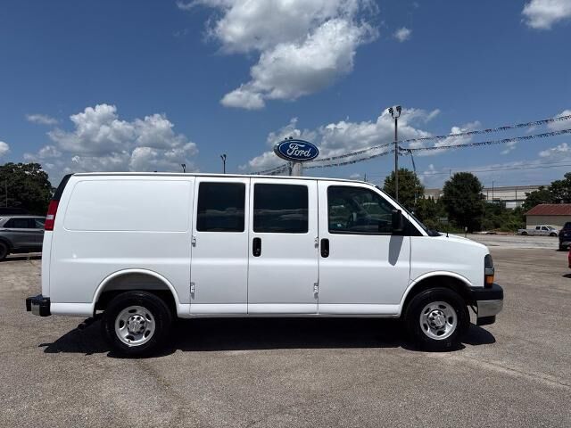 2025 Chevrolet Express 2500