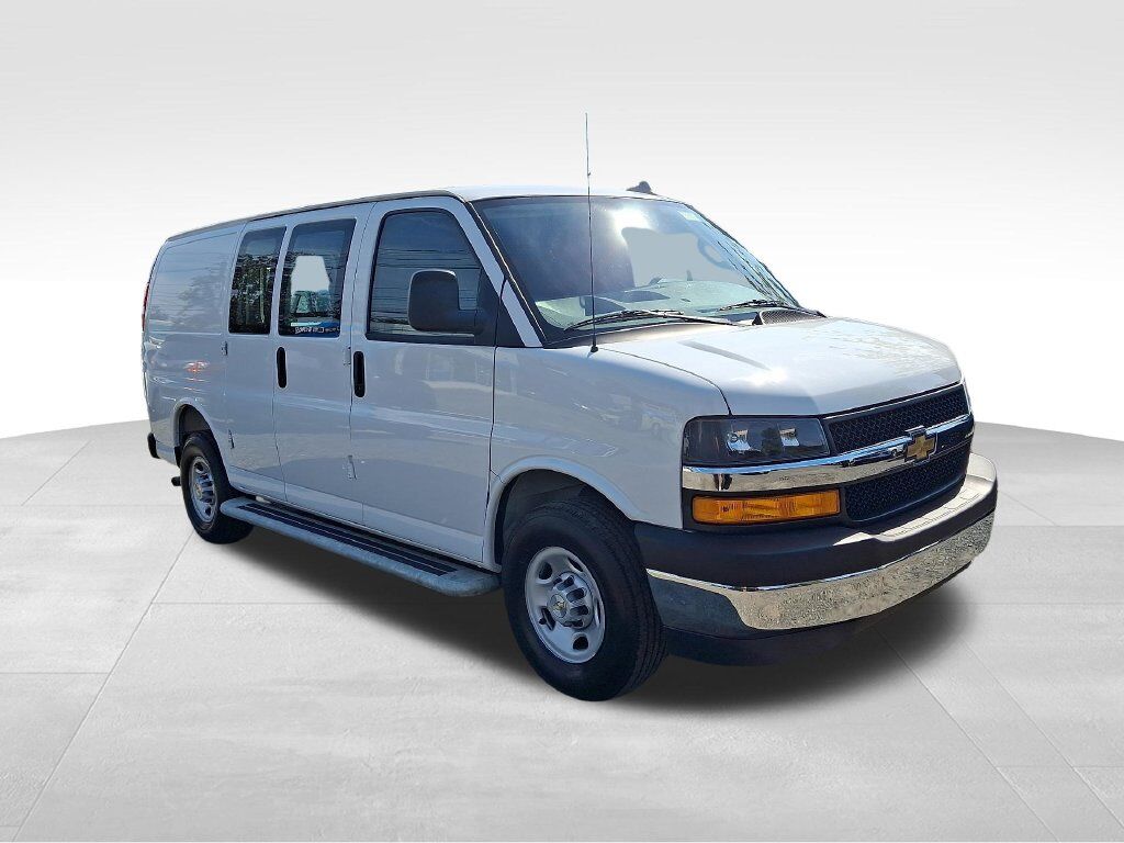 2025 Chevrolet Express 2500 Work Van — photo 1 of 1