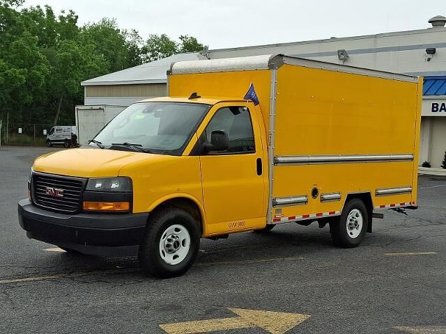 2021 GMC Savana 3500 — photo 1 of 13