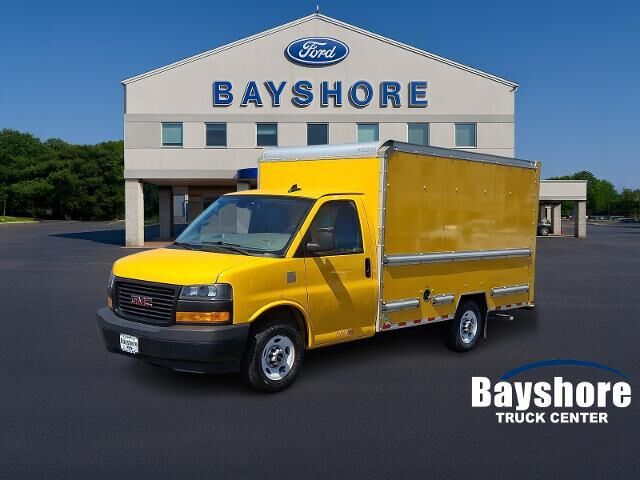 2021 GMC Savana 3500 — photo 1 of 13