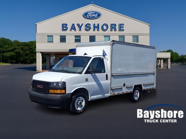 2021 GMC Savana 3500 — photo 1 of 13