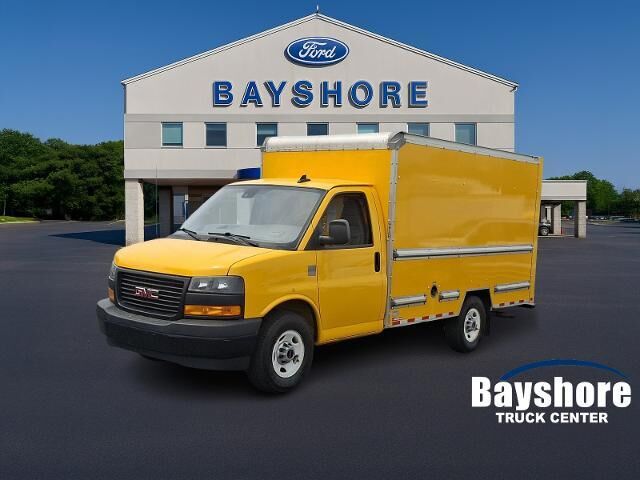 2021 GMC Savana 3500 — photo 1 of 13