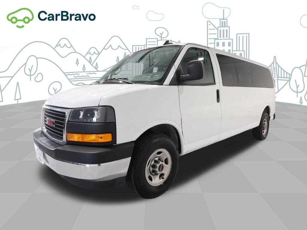 2025 GMC Savana Passenger LT — photo 1 of 7