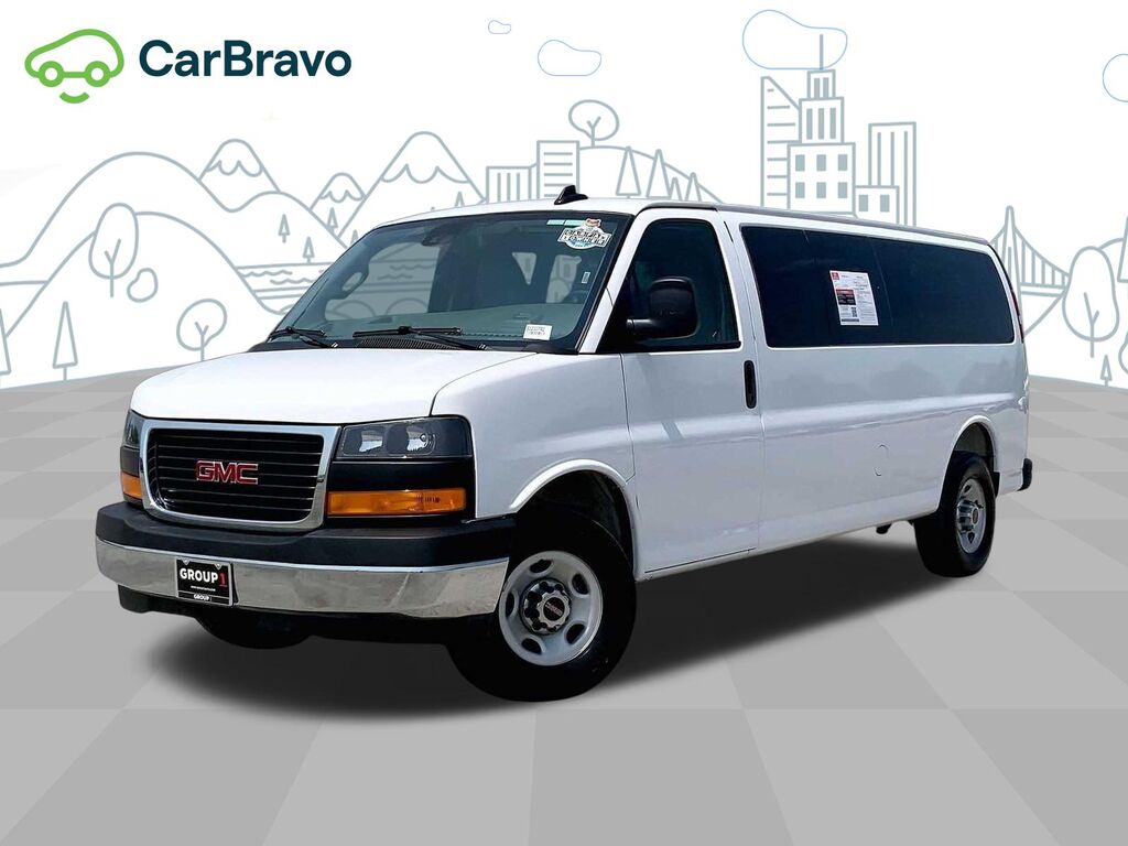 2025 GMC Savana Passenger LT — photo 1 of 6