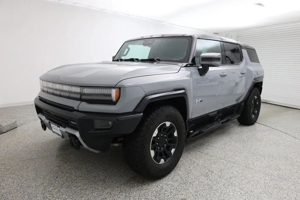 2024 GMC HUMMER EV SUV 2X — photo 1 of 5
