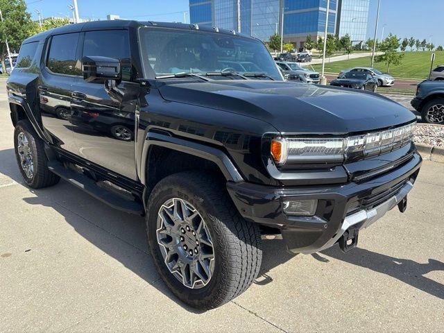 2024 GMC HUMMER EV SUV 3X — photo 1 of 13