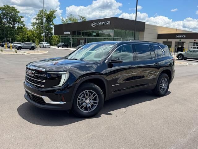 2025 GMC Acadia Elevation — photo 1 of 26