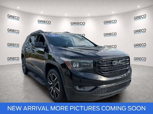 2019 GMC Acadia SLT — photo 1 of 1