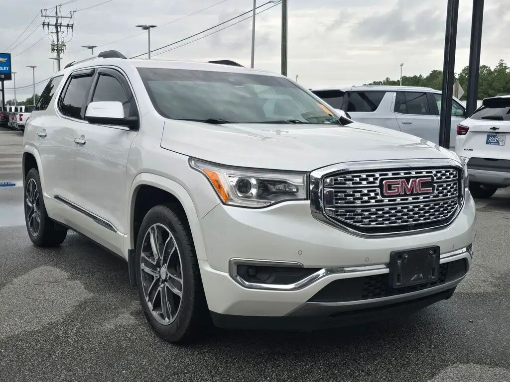2017 GMC Acadia Denali — photo 1 of 13