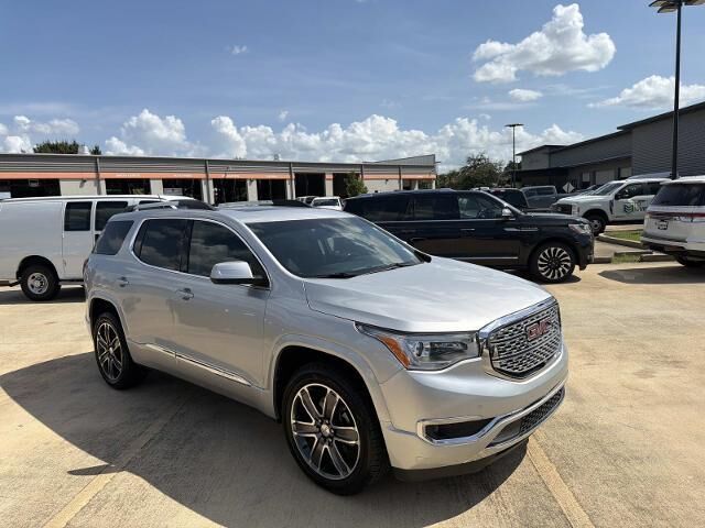 2018 GMC Acadia Denali — photo 1 of 32