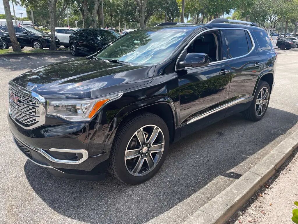2018 GMC Acadia Denali — photo 1 of 5