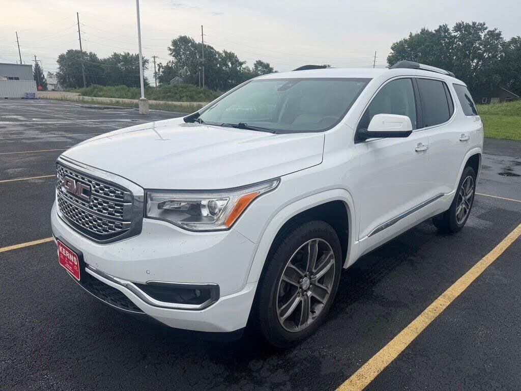 2019 GMC Acadia Denali — photo 1 of 27
